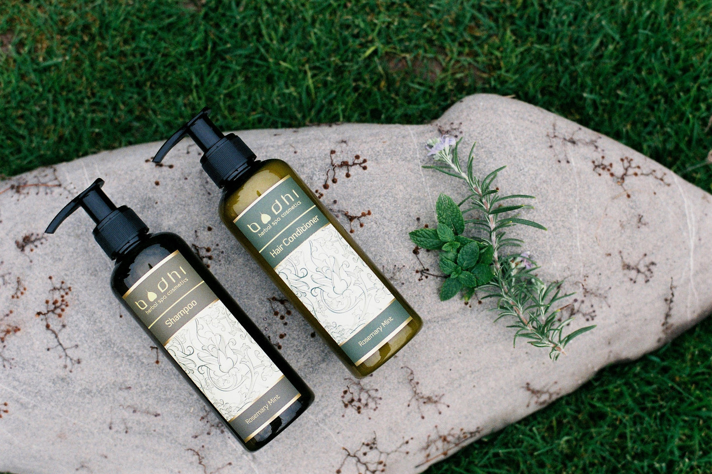 Bodhi Herbal Spa Prírodný kondicionér na vlasy Rozmarín a mäta, 200 ml