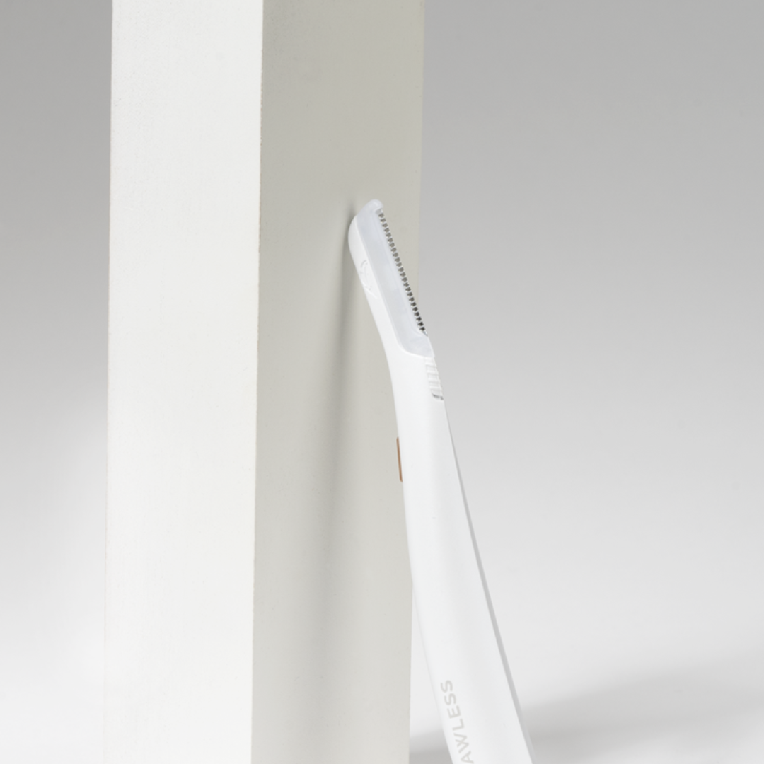 FLAWLESS FINISHING TOUCH FLAWLESS® DERMAPLANE GLOW Odstraňovač chĺpkov z tváre