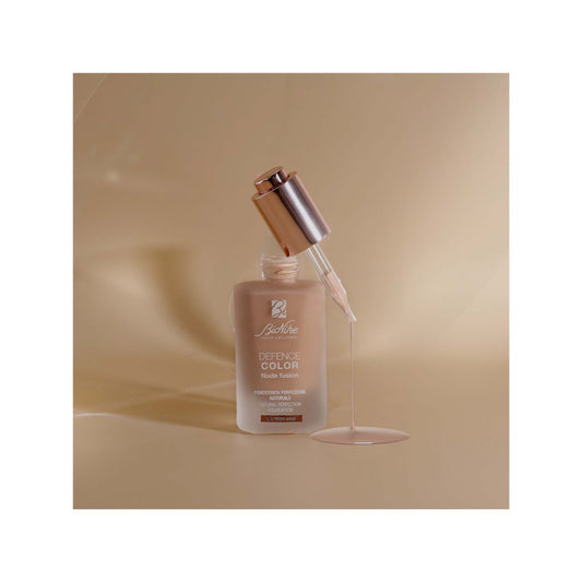 DEFENCE COLOR NUDE FUSION Tekutý MAKE-UP s trojitým účinkom proti starnutiu, 30 ml (12/2025)