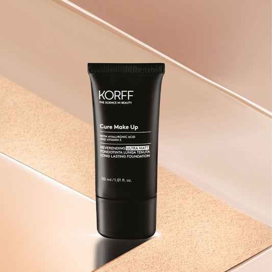 KORFF NEVERENDING Dlhotrvajúci zmatňujúci make up s SPF30, 30 ml